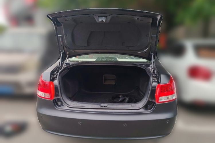 Used Geely Auto EC8 2013 2.0L Manual Elite Edition Trunk