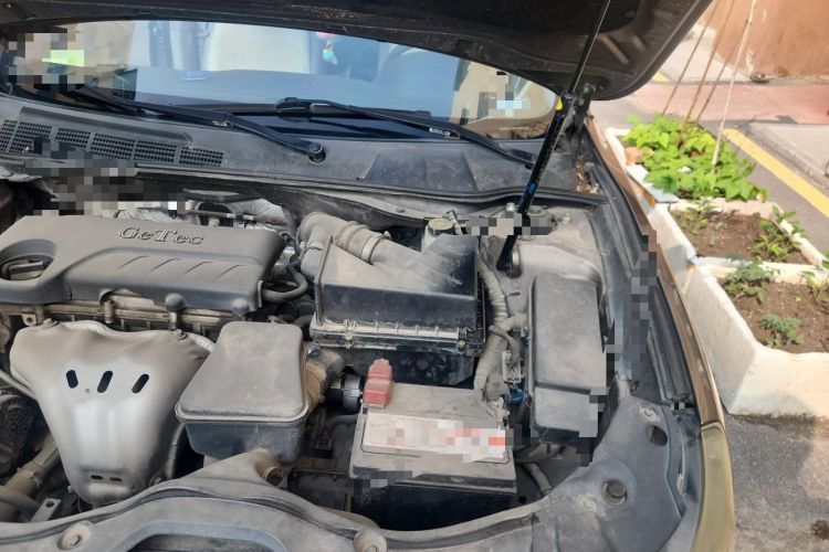Used Geely Auto EC8 2013 2.0L Automatic Elite Model Engine Bay Left