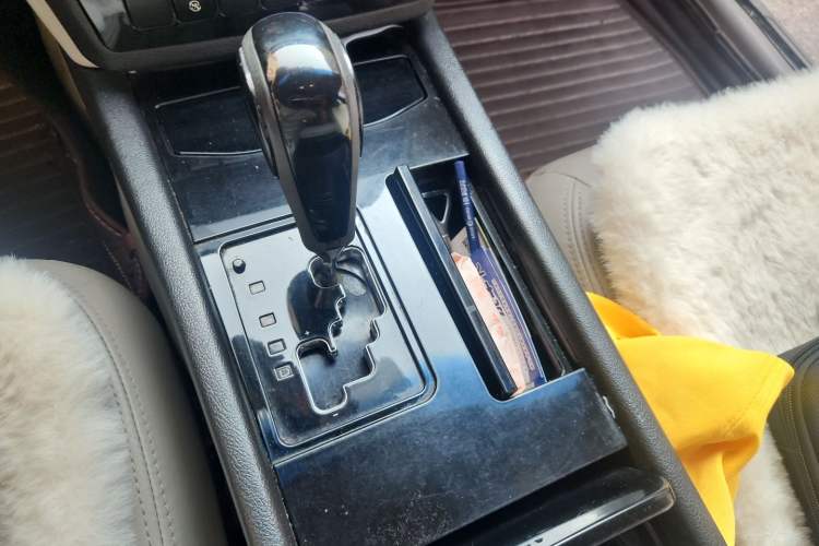 Used Geely Auto EC8 2013 2.0L Automatic Elite Model Gear Lever