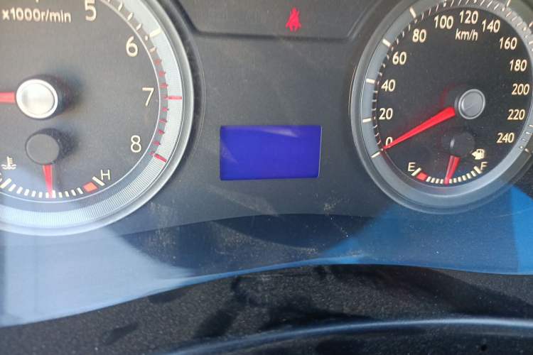 Used Geely Auto EC8 2013 2.0L Manual Entry-Level Trim Odometer Close Up