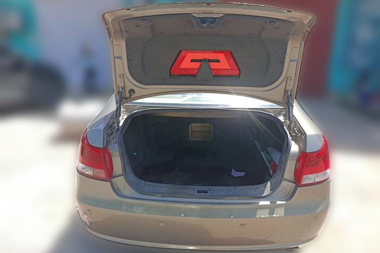 Used Geely Auto EC8 2013 2.0L Manual Entry-Level Trim Trunk