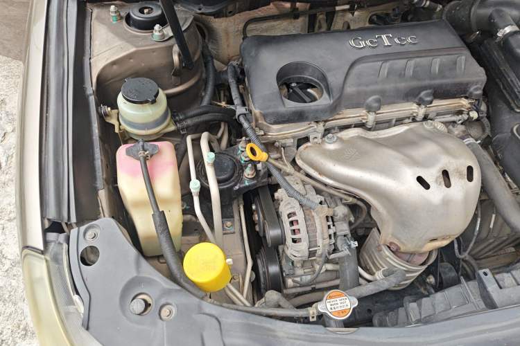 Used Geely Auto EC8 2013 2.0L Automatic Prestige Edition Engine Bay Right