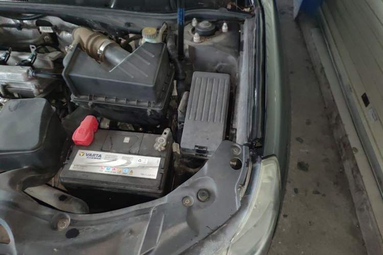 Used Geely Auto EC8 2015 2.0L Automatic Elite Edition Engine Bay Left