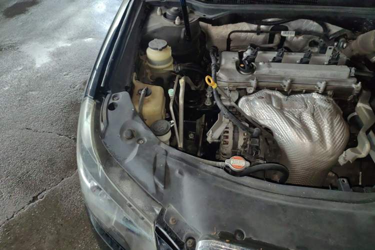 Used Geely Auto EC8 2015 2.0L Automatic Elite Edition Engine Bay Right