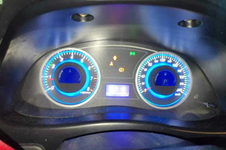 Used Geely Auto EC8 2015 2.0L Automatic Elite Edition Instrument Cluster