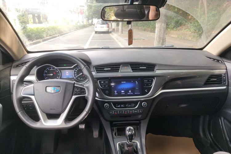 Used Geely Auto Emgrand 2016 Sedan 1.5L Manual Upward Edition Center Console