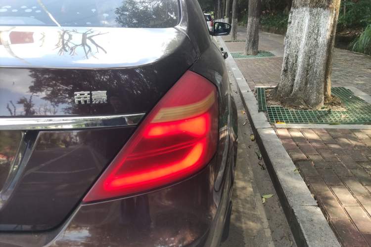 Used Geely Auto Emgrand 2016 Sedan 1.5L Manual Upward Edition Right Rear Taillight
