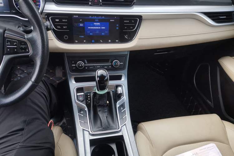 Used Geely Auto Emgrand 2018 1.5L CVT Luxury Model Audio And AC Panel