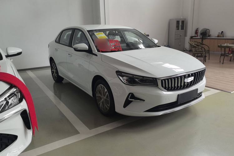 Used Geely Auto Emgrand 2025 4th Generation 1.5L CVT Starry Edition Exterior 2