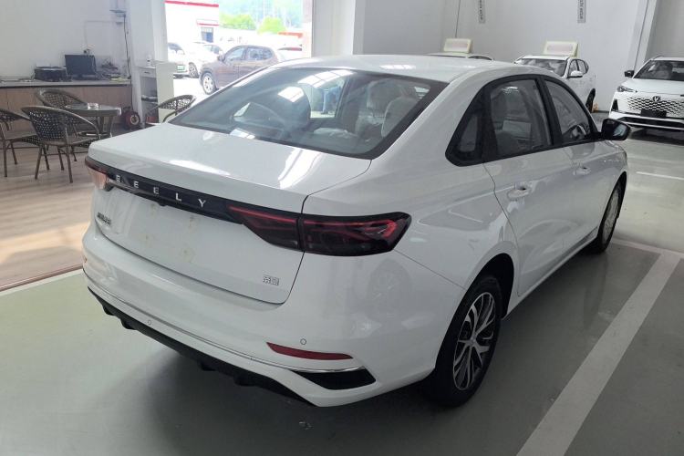 Used Geely Auto Emgrand 2025 4th Generation 1.5L CVT Starry Edition Exterior 3