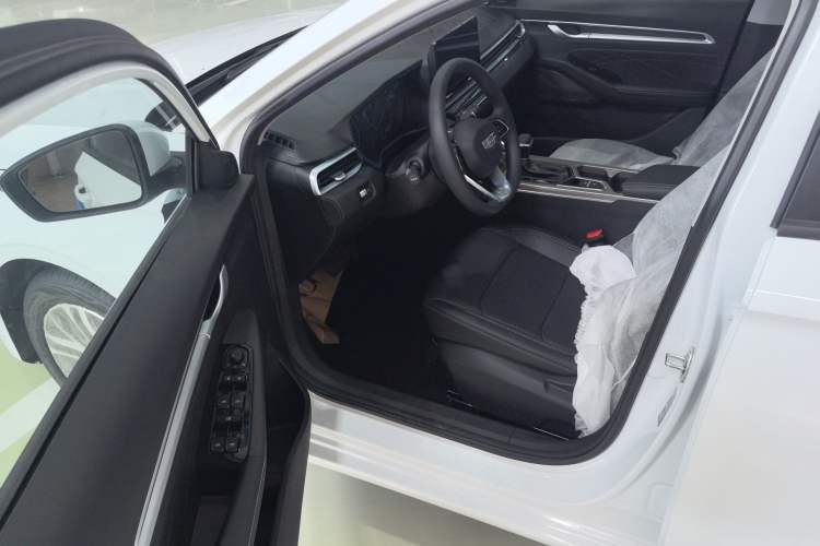 Used Geely Auto Emgrand 2025 4th Generation 1.5L CVT Starry Edition Interior 2