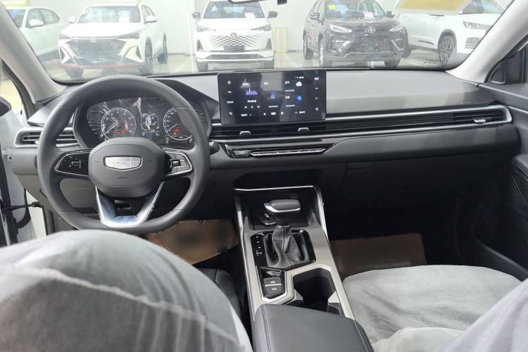 Used Geely Auto Emgrand 2025 4th Generation 1.5L CVT Starry Edition Interior 3