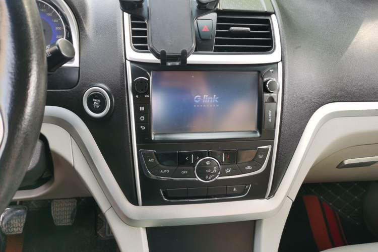 Used Geely Auto Emgrand 2014 Sedan 1.5L Manual Elite Model Audio And AC Panel