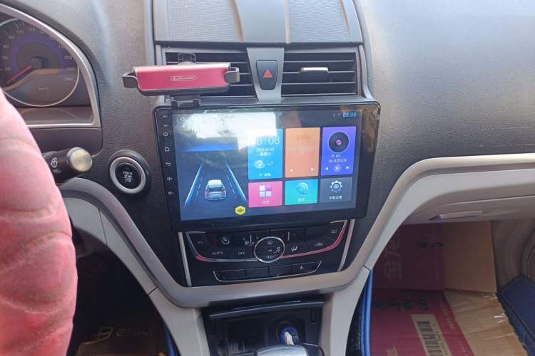 Used Geely Auto Emgrand 2014 Sedan 1.5L CVT Elite Model Audio And AC Panel