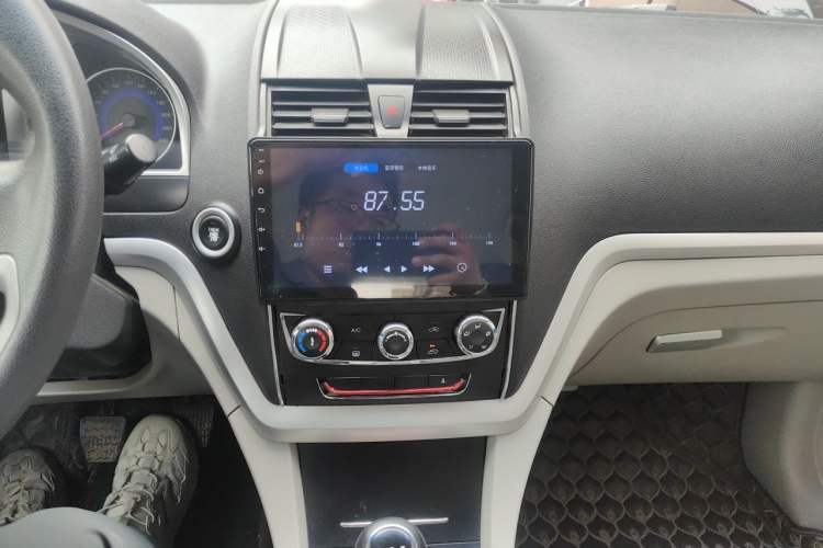 Used Geely Auto Emgrand 2014 Sedan 1.5L Manual Fashion Edition Audio And AC Panel