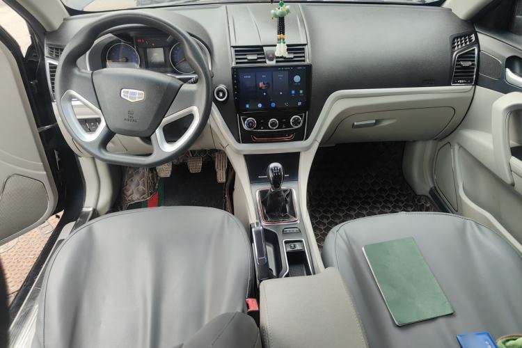 Used Geely Auto Emgrand 2014 Sedan 1.5L Manual Fashion Edition Center Console