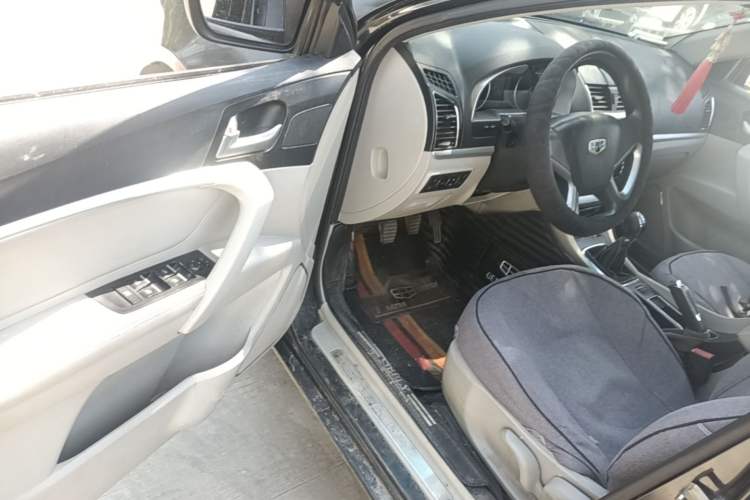 Used Geely Auto Emgrand 2014 Sedan 1.5L Manual Fashion Edition Driver Seat