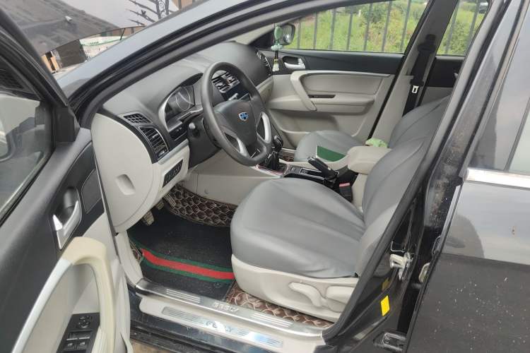 Used Geely Auto Emgrand 2014 Sedan 1.5L Manual Fashion Edition Driver Seat