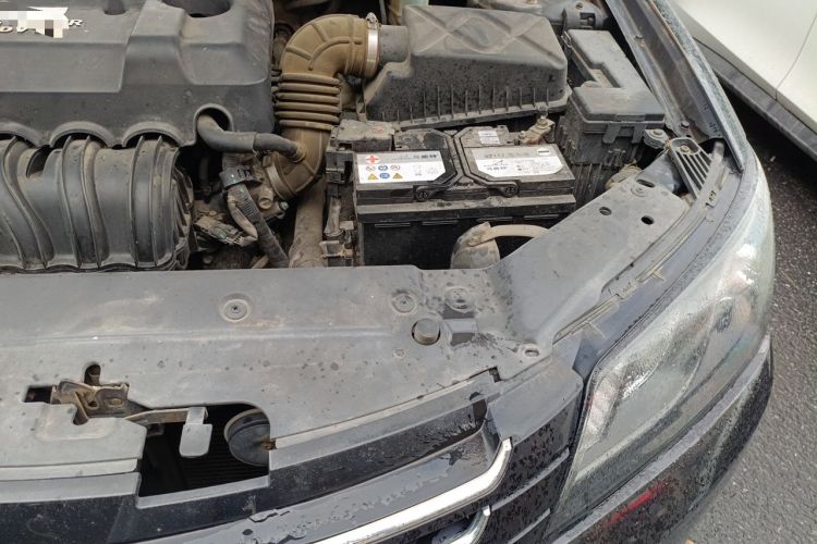 Used Geely Auto Emgrand 2014 Sedan 1.5L CVT Elite Model Engine Bay Left