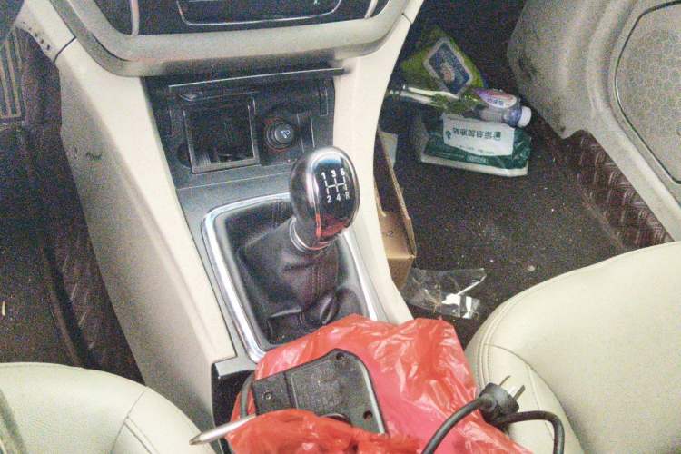 Used Geely Auto Emgrand 2014 Sedan 1.5L Manual Elite Model Gear Lever
