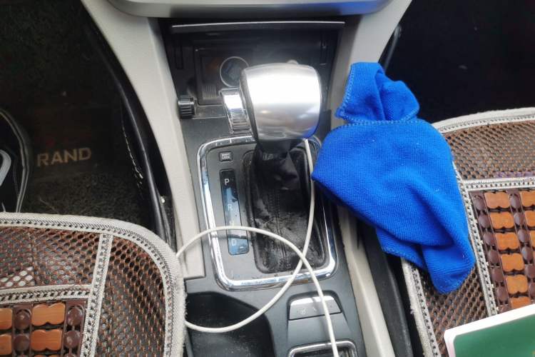 Used Geely Auto Emgrand 2014 Sedan 1.5L CVT Elite Model Gear Lever