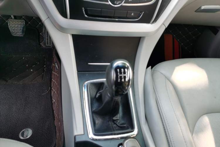 Used Geely Auto Emgrand 2014 Sedan 1.5L Manual Elite Model Gear Lever