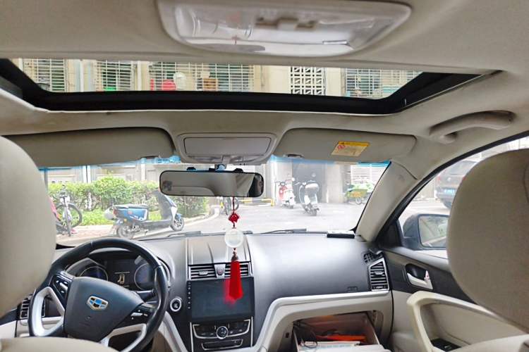 Used Geely Auto Emgrand 2014 Sedan 1.3T Manual Elite Model Headliner