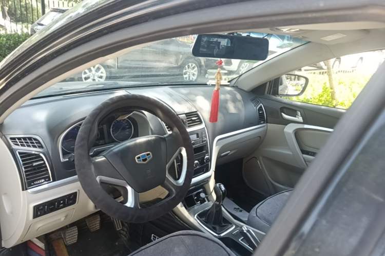 Used Geely Auto Emgrand 2014 Sedan 1.5L Manual Fashion Edition Headliner
