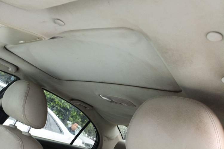 Used Geely Auto Emgrand 2014 Sedan 1.5L CVT Elite Model Headliner