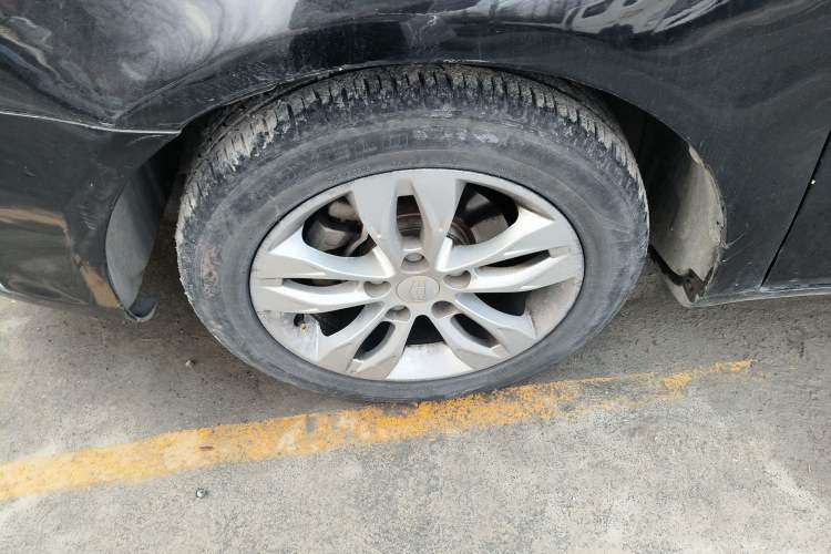 Used Geely Auto Emgrand 2014 Sedan 1.5L Manual Elite Model Left Front Wheel Hub