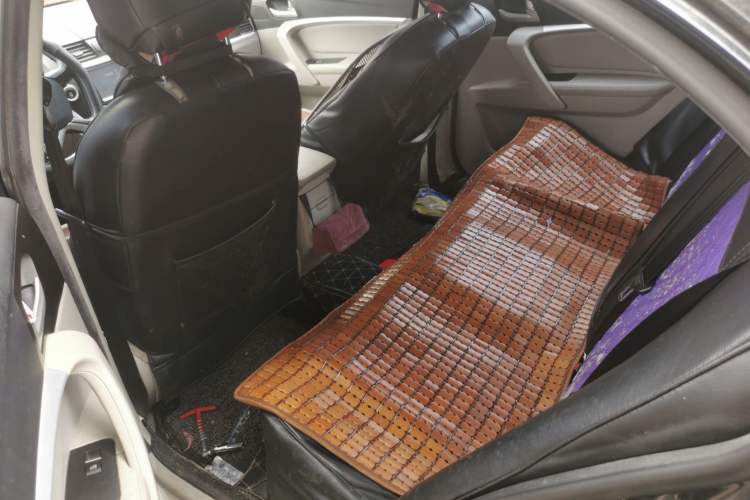 Used Geely Auto Emgrand 2014 Sedan 1.5L CVT Elite Model Left Rear Seat