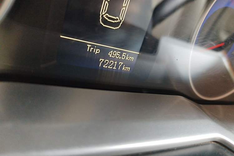 Used Geely Auto Emgrand 2014 Sedan 1.3T Manual Elite Model Odometer Close Up