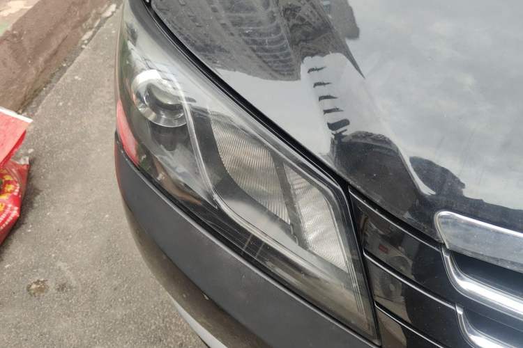 Used Geely Auto Emgrand 2014 Sedan 1.5L Manual Fashion Edition Right Front Headlight