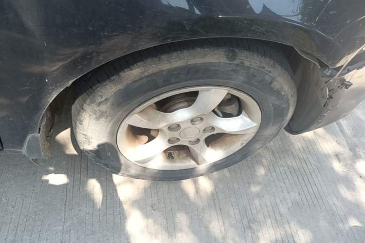 Used Geely Auto Emgrand 2014 Sedan 1.5L Manual Fashion Edition Right Front Wheel Hub