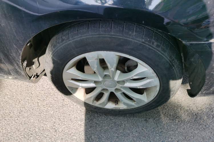 Used Geely Auto Emgrand 2014 Sedan 1.5L Manual Elite Model Right Front Wheel Hub