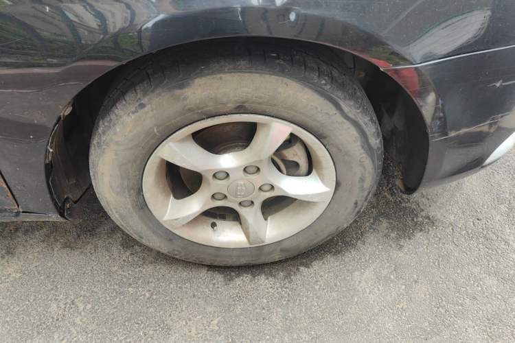 Used Geely Auto Emgrand 2014 Sedan 1.5L Manual Fashion Edition Right Front Wheel Hub