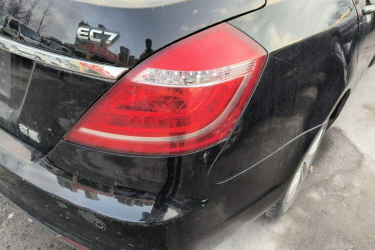 Used Geely Auto Emgrand 2014 Sedan 1.5L Manual Elite Model Right Rear Taillight