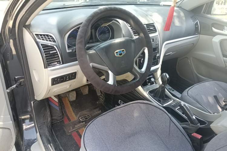 Used Geely Auto Emgrand 2014 Sedan 1.5L Manual Fashion Edition Steering Wheel