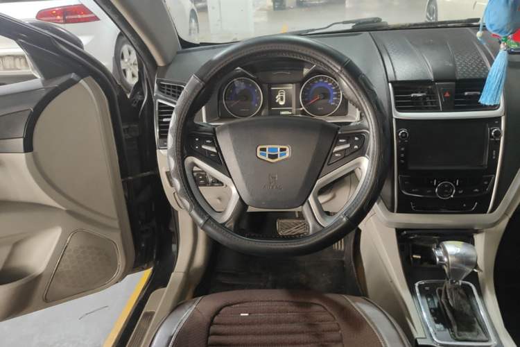 Used Geely Auto Emgrand 2014 Sedan 1.5L CVT Elite Model Steering Wheel