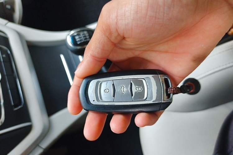 Used Geely Auto Emgrand 2014 Sedan 1.3T Manual Elite Model Vehicle Key