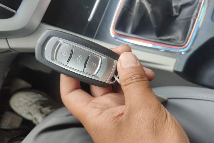 Used Geely Auto Emgrand 2014 Sedan 1.5L Manual Fashion Edition Vehicle Key
