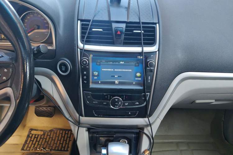 Used Geely Auto Emgrand 2014 Sedan 1.3T CVT Elite Model Audio And AC Panel