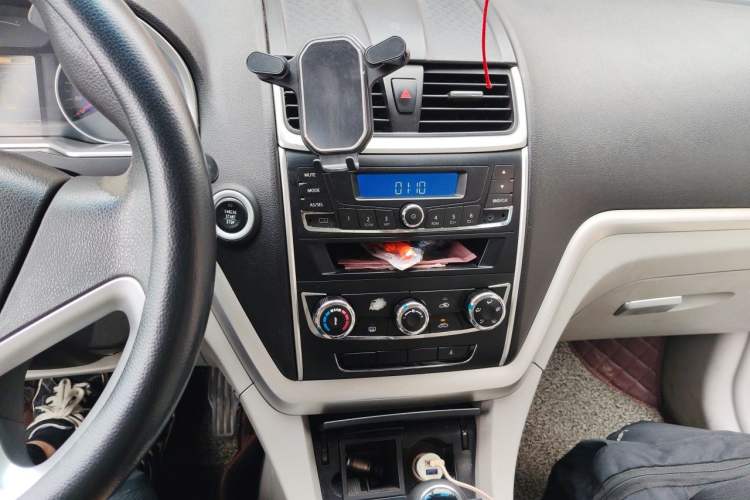 Used Geely Auto Emgrand 2014 Sedan 1.5L Manual Fashion Edition Audio And AC Panel