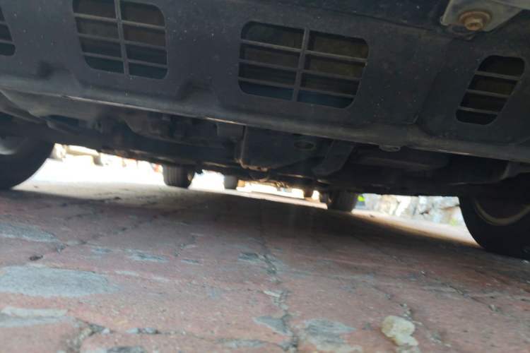 Used Geely Auto Emgrand 2014 Sedan 1.3T CVT Elite Model Chassis Front
