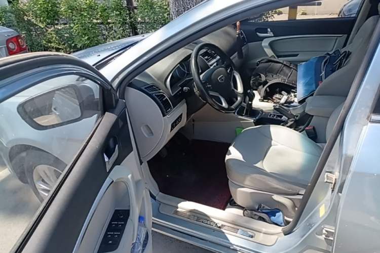 Used Geely Auto Emgrand 2014 Sedan 1.5L Manual Elite Model Driver Seat
