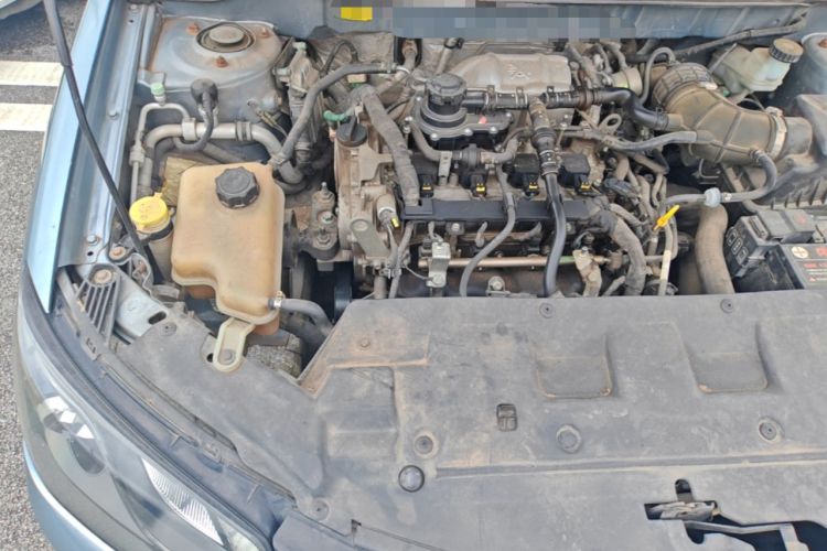 Used Geely Auto Emgrand 2014 Sedan 1.3T CVT Elite Model Engine Bay Right