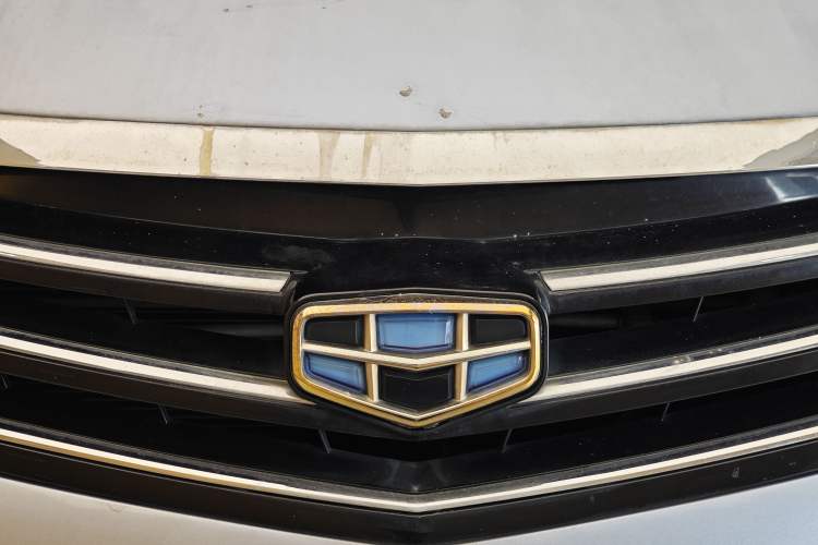 Used Geely Auto Emgrand 2014 Sedan 1.3T CVT Prestige Model Exterior 12