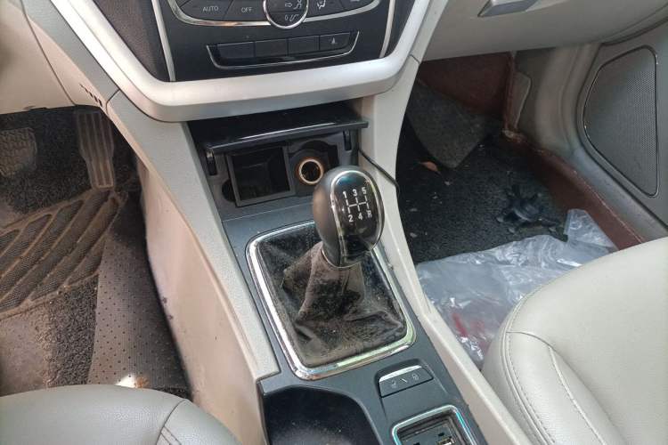 Used Geely Auto Emgrand 2014 Sedan 1.5L Manual Elite Model Gear Lever
