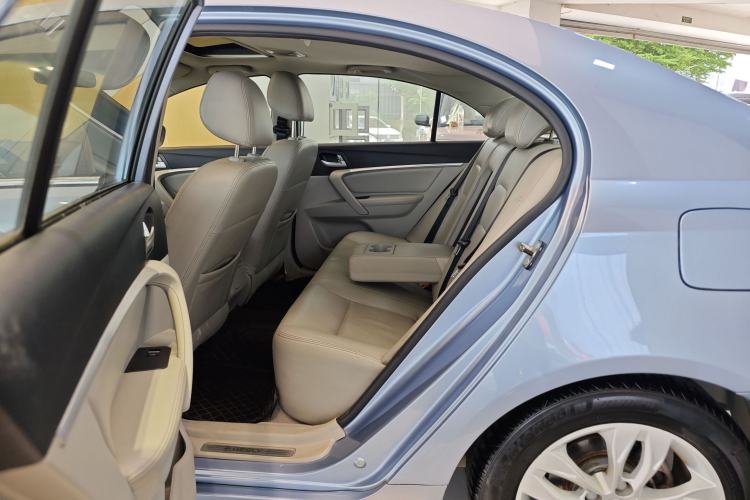 Used Geely Auto Emgrand 2014 Sedan 1.3T CVT Prestige Model Interior 11