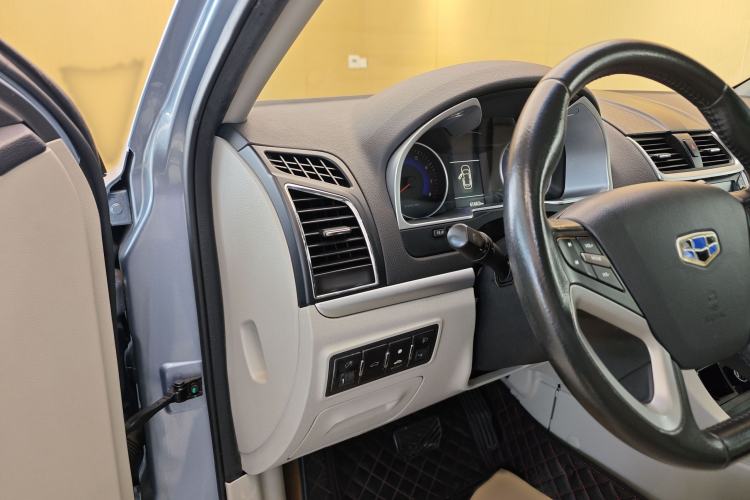 Used Geely Auto Emgrand 2014 Sedan 1.3T CVT Prestige Model Interior 7
